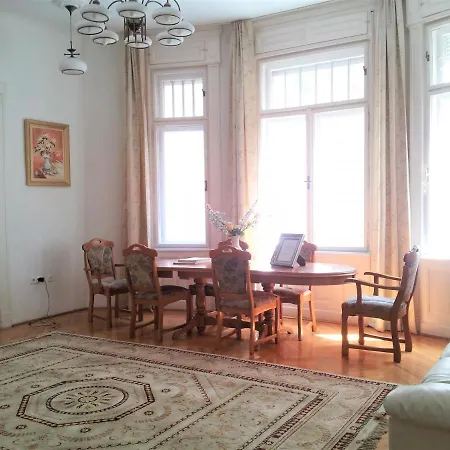 Elegance In The Heart Appartamento Budapest